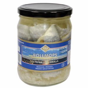 ARENQUE ROLLMOPS CON TROCITOS DE PEPINILLO Y CEBOLLA