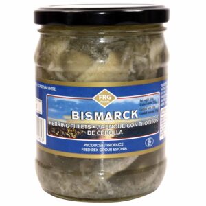 ARENQUE BISMARCK CON TROCITOS DE CEBOLLA