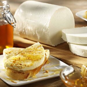 RULO DE QUESO FRESCO DE CABRA CON MIEL 40 % M.G/E.S.