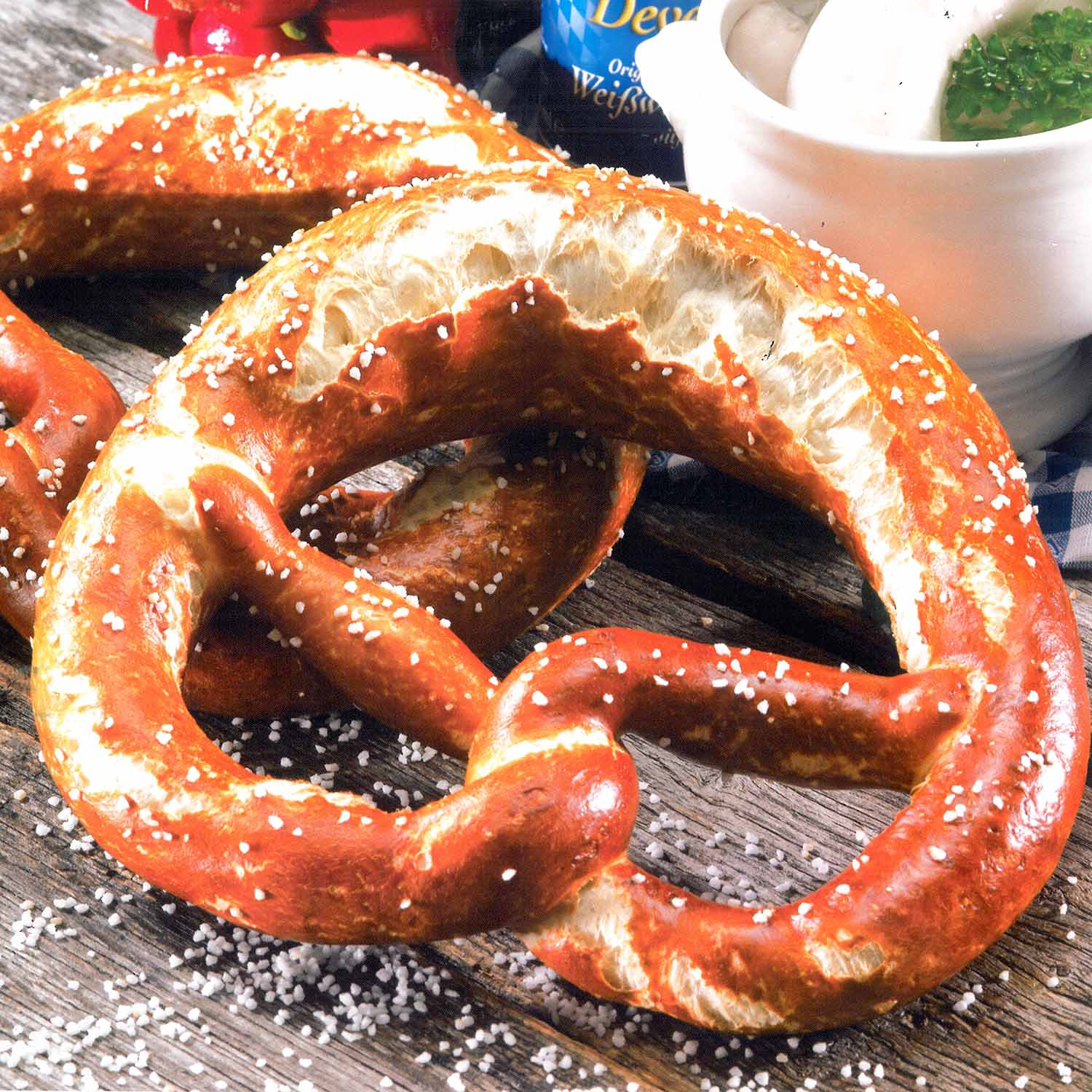 LAUGENBREZEL SEGÚN TRADICIÓN DE SUABIA CON BOLSA DE SAL. HORNEADO Y ULTRACONGELADO.