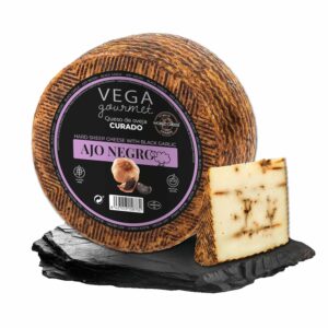 QUESO DE OVEJA CURADO CON AJO NEGRO (50% M.G./E.S.)